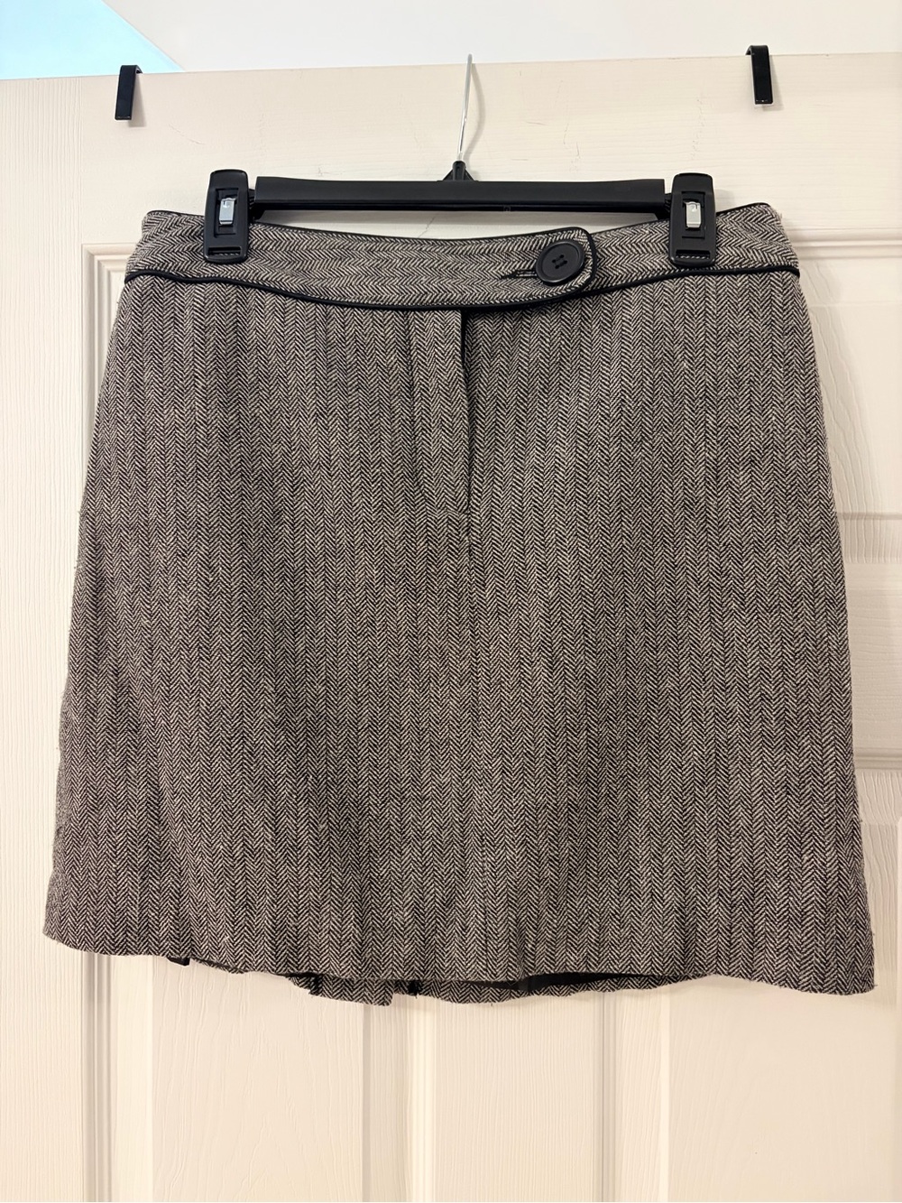 Willi Smith Gray & Black Herringbone Skirt